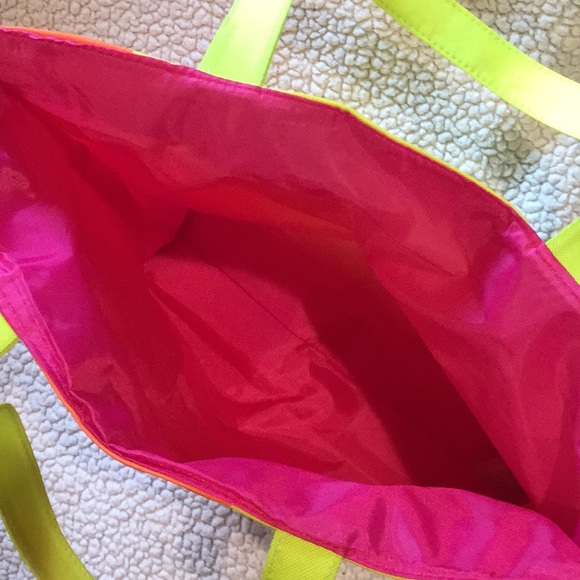 Tote Set - Picture 4 of 7